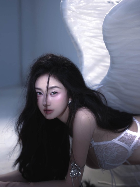 Jun Vũ ngày càng mướt mắt, đối lập gương mặt thơ ngây- Ảnh 3.