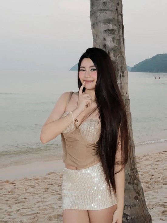 Hạt Dẻ đi prom cuối cấp sang chảnh, tiền học phí 500 triệu/ năm chuẩn con nhà giàu- Ảnh 10.