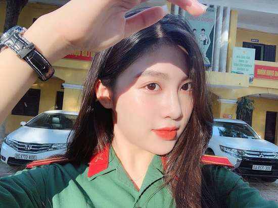 Việt Nam có mỹ nhân được gọi là em gái Phạm Băng Băng, làn da quá hoàn hảo đến nỗi bị nghi gian lận- Ảnh 2.
