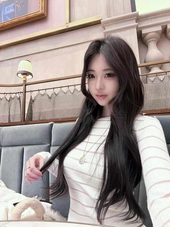 Khó rời mắt khỏi nhan sắc đẹp như từ phim bước ra của nữ vận động viên bóng chuyền này - Ảnh 8.