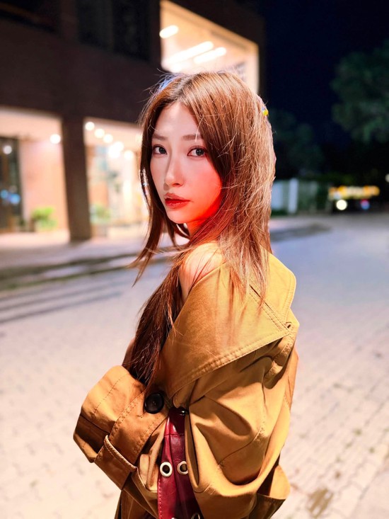 Khổng Tú Quỳnh càng ngày càng trẻ đẹp, "đu trend" chẳng thua kém bất cứ hot girl nào, khiến CĐM hết lời khen ngợi - Ảnh 6.