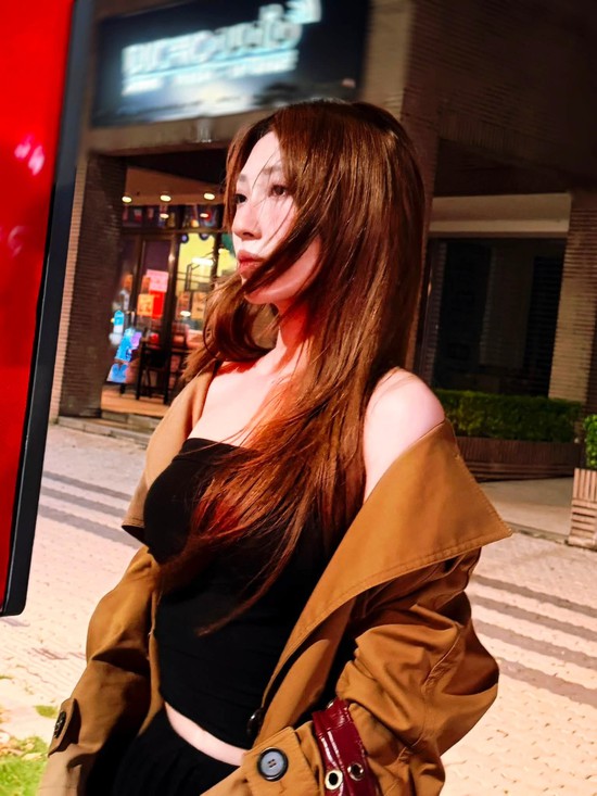 Khổng Tú Quỳnh càng ngày càng trẻ đẹp, "đu trend" chẳng thua kém bất cứ hot girl nào, khiến CĐM hết lời khen ngợi - Ảnh 7.