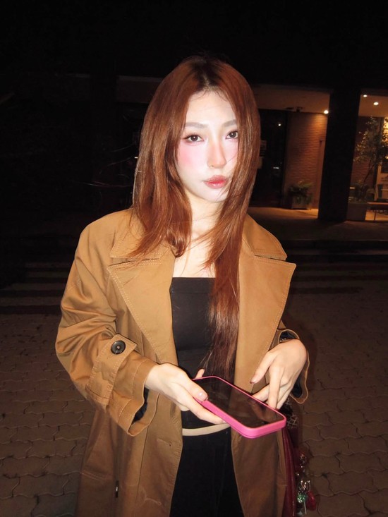 Khổng Tú Quỳnh càng ngày càng trẻ đẹp, "đu trend" chẳng thua kém bất cứ hot girl nào, khiến CĐM hết lời khen ngợi - Ảnh 4.