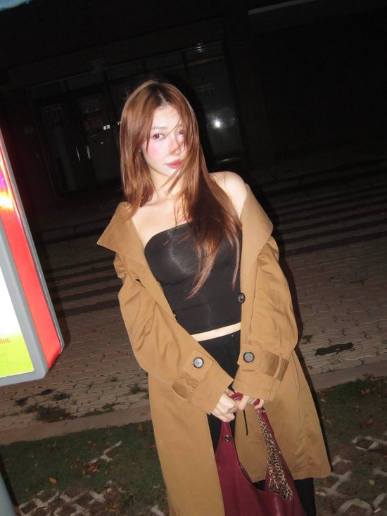 Khổng Tú Quỳnh càng ngày càng trẻ đẹp, "đu trend" chẳng thua kém bất cứ hot girl nào, khiến CĐM hết lời khen ngợi - Ảnh 3.
