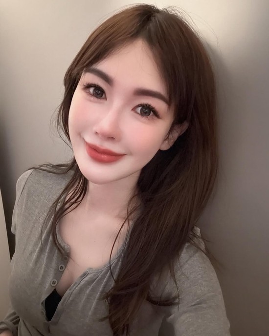 Nữ tiếp viên hàng không nổi tiếng nghỉ việc sống đời “phú bà” sau khi kết hôn: Hé lộ danh tính chồng - Ảnh 6.