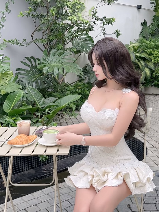Tuyên bố "tất tay" vào tuyển Anh, hot girl Nóng cùng World Cup khiến CĐM xao xuyến - Ảnh 8.