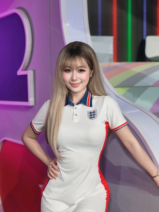 Tuyên bố "tất tay" vào tuyển Anh, hot girl Nóng cùng World Cup khiến CĐM xao xuyến - Ảnh 5.