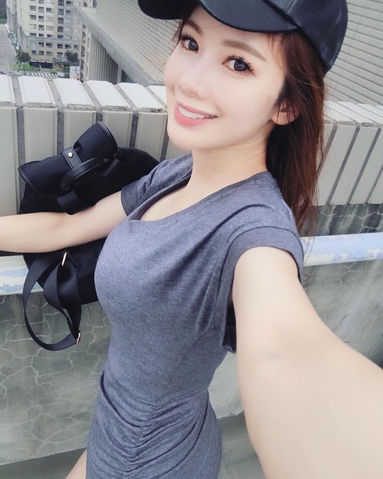 Nữ tiếp viên hàng không nổi tiếng nghỉ việc sống đời “phú bà” sau khi kết hôn: Hé lộ danh tính chồng - Ảnh 3.