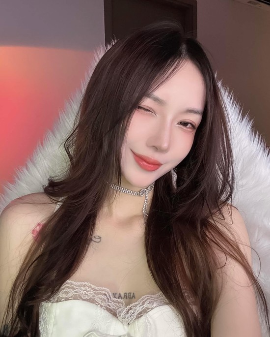 Từng có pha tạo dáng gây tranh cãi, nữ streamer đình đám Cô Chíp giờ ra sao?- Ảnh 7.