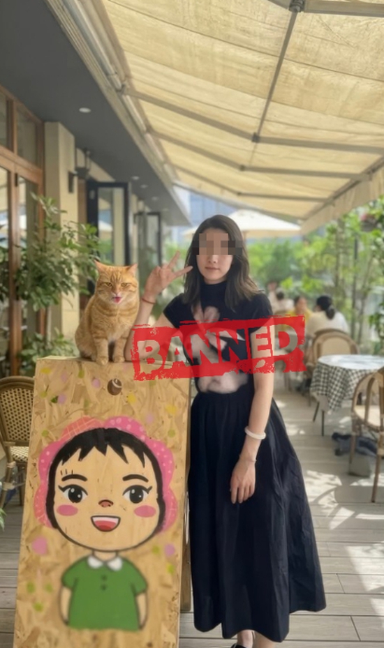 Chiếc áo "tai hại" đang viral của cô nàng hot girl, khiến tất cả "giật mình" vì quá gây hiểu lầm- Ảnh 1.