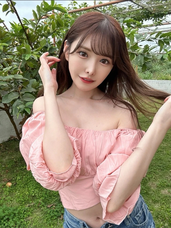 Thêm một hot girl tân binh vừa debut đã gây ấn tượng mạnh, tiết lộ luôn "nữ thần" trong lòng mình là tiền bối nổi tiếng không kém Yua Mikami- Ảnh 3.