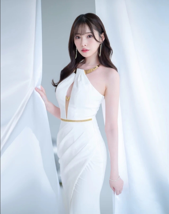 Thêm một hot girl tân binh vừa debut đã gây ấn tượng mạnh, tiết lộ luôn "nữ thần" trong lòng mình là tiền bối nổi tiếng không kém Yua Mikami- Ảnh 4.
