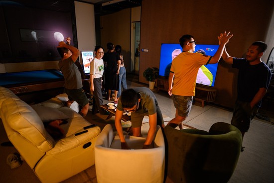 Không khí bóng đá sôi động hơn với sự đồng hành của trợ lý AI trên TV Samsung - Ảnh 2.