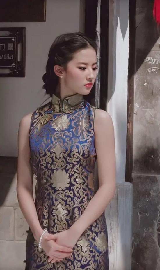 Hình ảnh 16 năm trước của Lưu Diệc Phi hot lại nhờ đặc quyền không phải ai cũng có- Ảnh 2.