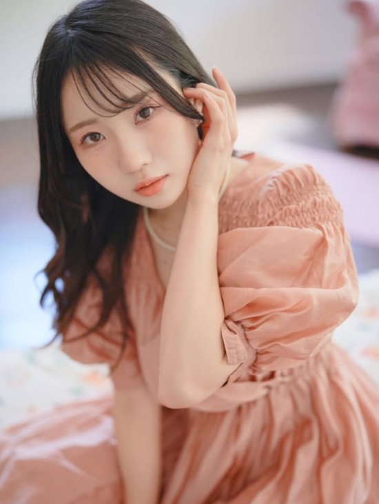 Hot girl xinh đẹp bàng hoàng, phát hiện camera quay lén trong phòng thay đồ, sốc với danh tính nghi phạm- Ảnh 1.