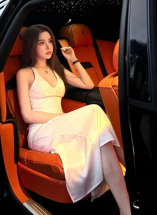 Nhan sắc nóng bỏng của hot girl đời đầu Hạnh Sino dù chạm ngưỡng U40- Ảnh 5.