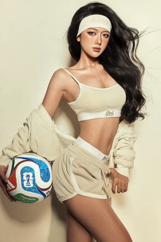 Hot girl "Nóng cùng World Cup 2026" nói gì về khoảnh khắc bật khóc nức nở ngày chia tay- Ảnh 1.