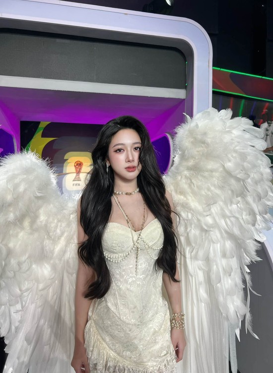 Hot girl "Nóng cùng World Cup 2026" nói gì về khoảnh khắc bật khóc nức nở ngày chia tay- Ảnh 8.