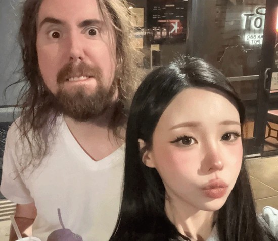 Khoe bạn gái gợi cảm, nam streamer được CĐM ghen tị, khẳng định là chàng trai "may mắn" nhất năm- Ảnh 1.