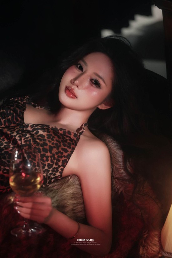 Lột xác với tạo hình trưởng thành đầy quyến rũ, hot girl 2k2 khiến CĐM không khỏi ngỡ ngàng- Ảnh 5.