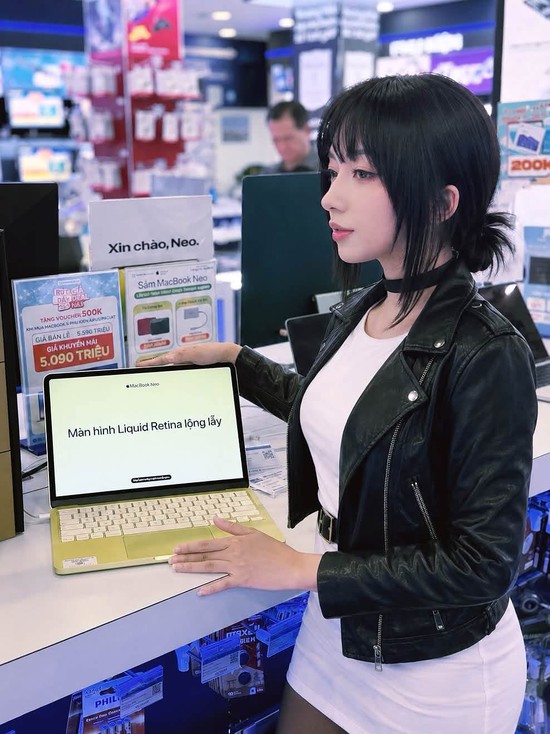Hot girl lên đồ bán gaming gear cực chất, đốn tim dân mạng!- Ảnh 3.