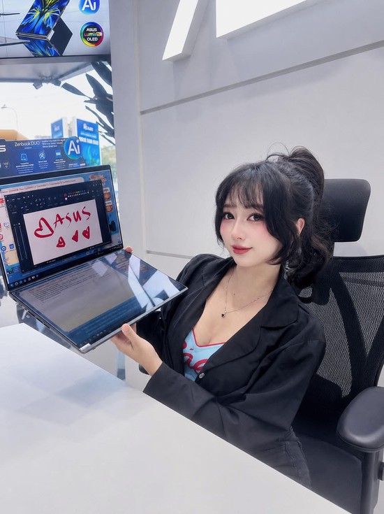 Hot girl lên đồ bán gaming gear cực chất, đốn tim dân mạng!- Ảnh 4.
