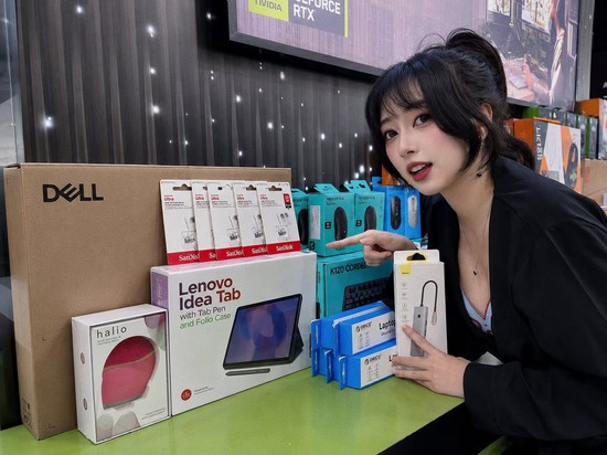 Hot girl lên đồ bán gaming gear cực chất, đốn tim dân mạng!- Ảnh 5.