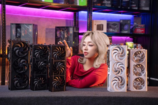 Hot girl lên đồ bán gaming gear cực chất, đốn tim dân mạng!- Ảnh 11.