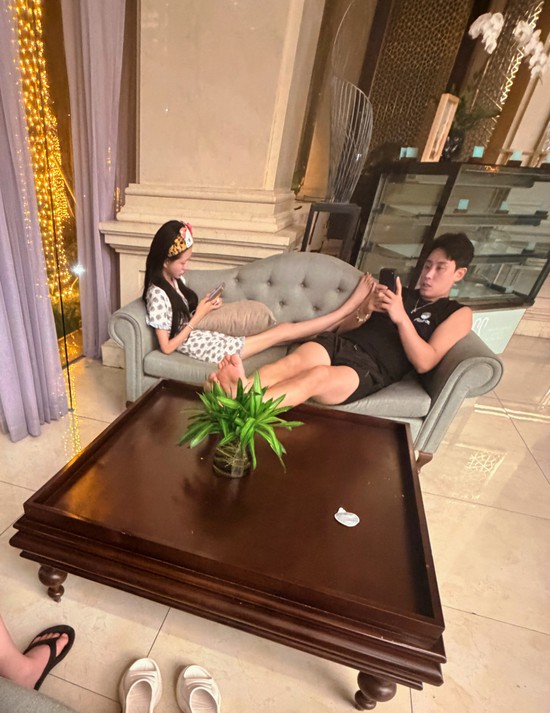 Hoảng hồn thân hình gầy trơ xương của ngọc nữ showbiz cưới phải chồng lông bông thất nghiệp- Ảnh 1.