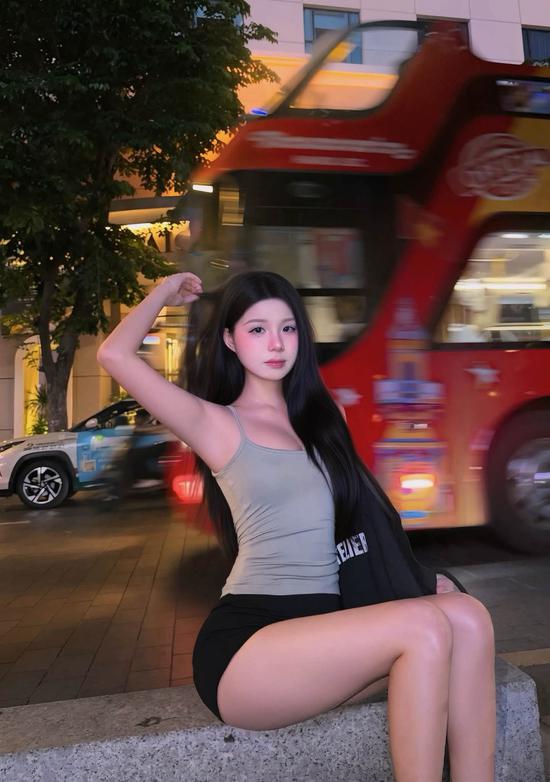 Gia nhập đường đua mùa hè, Trà Hạ Ly "đốt mắt" CĐM với vóc dáng đỉnh cao- Ảnh 2.