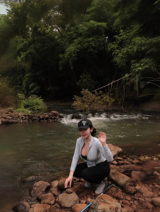 Hot girl 2k1 đình đám năm nào ngày càng quyến rũ, khiến CĐM không nhận ra trong bộ ảnh mới- Ảnh 4.