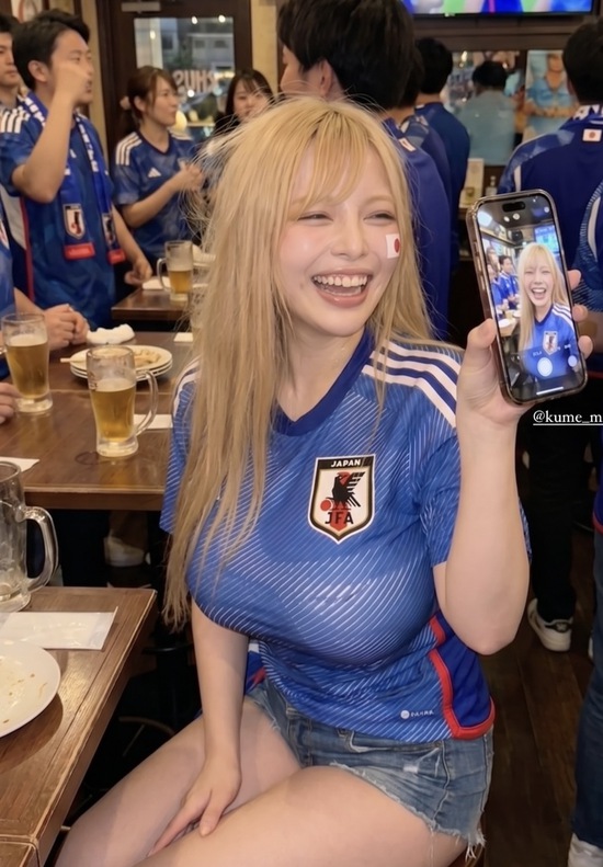 Dù Nhật Bản rời World Cup 2026, nữ cổ động viên này vẫn khiến cộng đồng đắm chìm trong nhớ nhung- Ảnh 11.