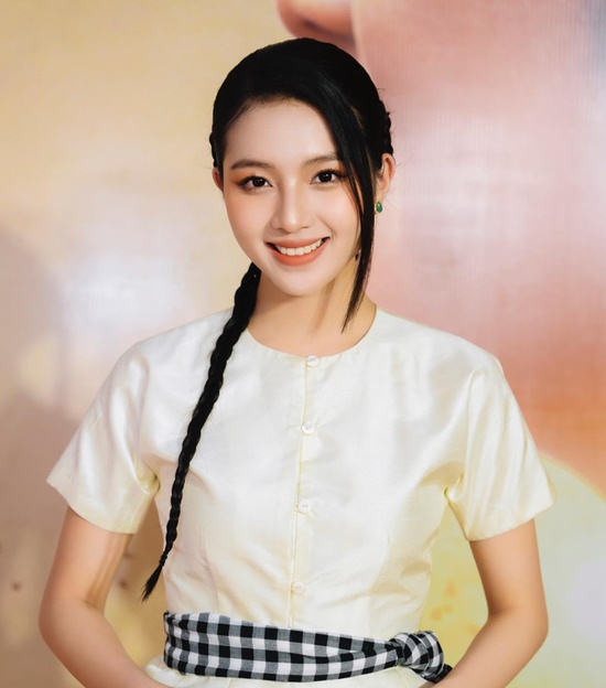 Phát hiện mỹ nhân Việt được khen đẹp hơn cả Trần Đô Linh và Vương Sở Nhiên, visual như từ tranh lụa bước ra- Ảnh 4.