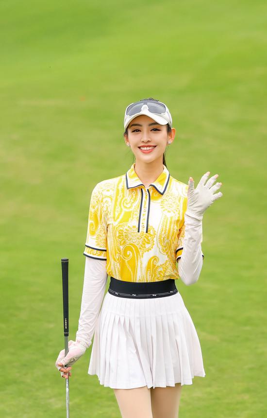 Lần hiếm hoi Miss Golf Việt Nam khoe dáng, khiến CĐM tấm tắc vóc dáng quả thực "không phải dạng vừa"- Ảnh 7.