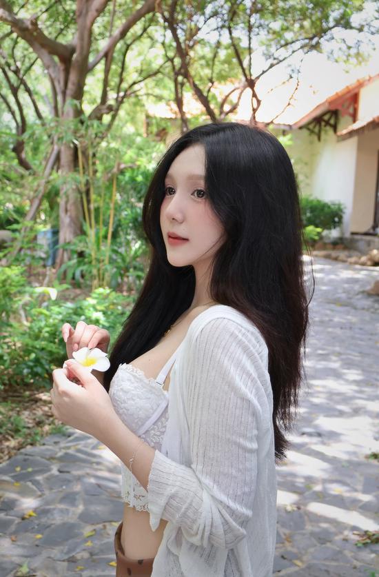 Quyết phủ sóng mọi nền tảng với bộ ảnh Phú Quý "đẹp không góc chết", cô gái khiến dân tình u mê - Ảnh 8.