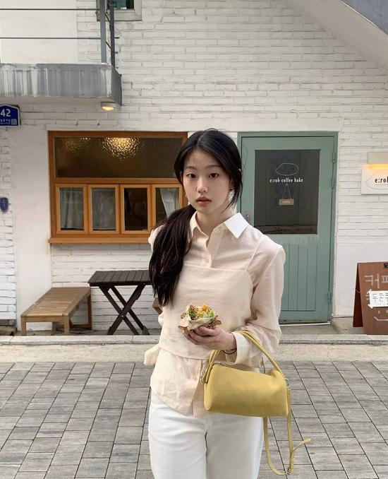 Con gái "đặc vụ" hot nhất Hàn Quốc: Visual chuẩn tình đầu, ngồi xe bus hút 4 triệu lượt xem- Ảnh 12.