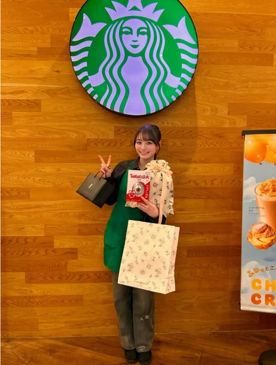 Nữ nhân viên Starbucks đẹp nhất Nhật Bản bỏ nghề, chuyển hướng làm hot girl gợi cảm, ảnh mới hút gần 13 triệu lượt xem- Ảnh 4.