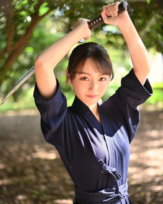 Nữ nhân viên Starbucks đẹp nhất Nhật Bản bỏ nghề, chuyển hướng làm hot girl gợi cảm, ảnh mới hút gần 13 triệu lượt xem- Ảnh 5.