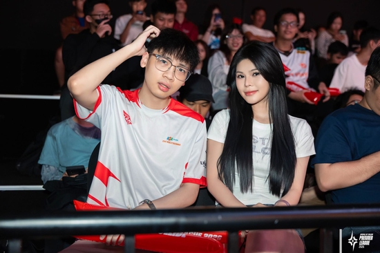 "Gương vỡ lại lành", cặp đôi nổi tiếng Liên Quân bất ngờ ngồi chung hàng ghế khán đài tại giải đấu APL- Ảnh 5.