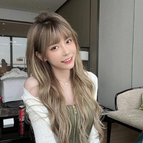 Đang livestream game thì liên tục bị yêu cầu đứng dậy khoe ngoại hình, nữ streamer gợi cảm bức xúc, thẳng thừng đáp trả- Ảnh 1.