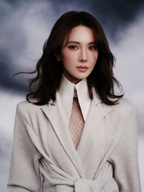 10 mỹ nhân 9x đẹp nhất showbiz Hoa ngữ: Quán quân còn đẹp hơn cả Địch Lệ Nhiệt Ba- Ảnh 2.
