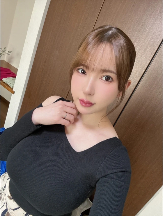 Yui Hatano đánh dấu cột mốc 18 năm hoạt động, khẳng định muốn dìu dắt thế hệ hot girl mới- Ảnh 1.