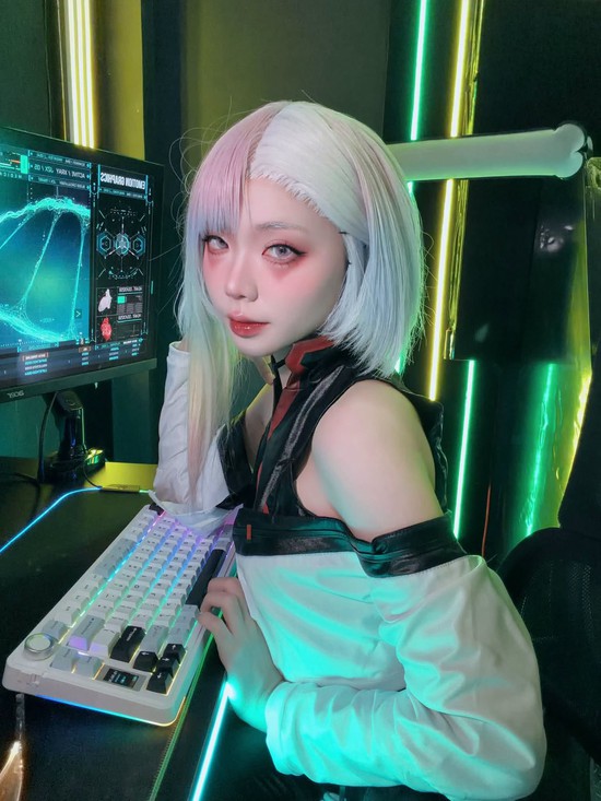 Ít khi cosplay, thế nhưng đã "lên đồ" thì Remind luôn biết cách khiến anh em game thủ đổ gục- Ảnh 3.