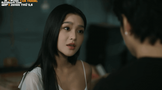Hot rần rần mỹ nhân có gương mặt bướng nhất Vbiz: Càng ngông càng cuốn, độ sexy thì khỏi bàn- Ảnh 4.