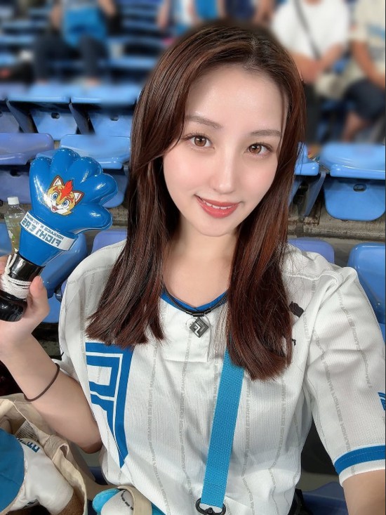 Từng đưa ra quy tắc khắt khe với fan, hot girl nổi tiếng liên tục tung ảnh gợi cảm khiến cộng đồng tranh cãi- Ảnh 3.