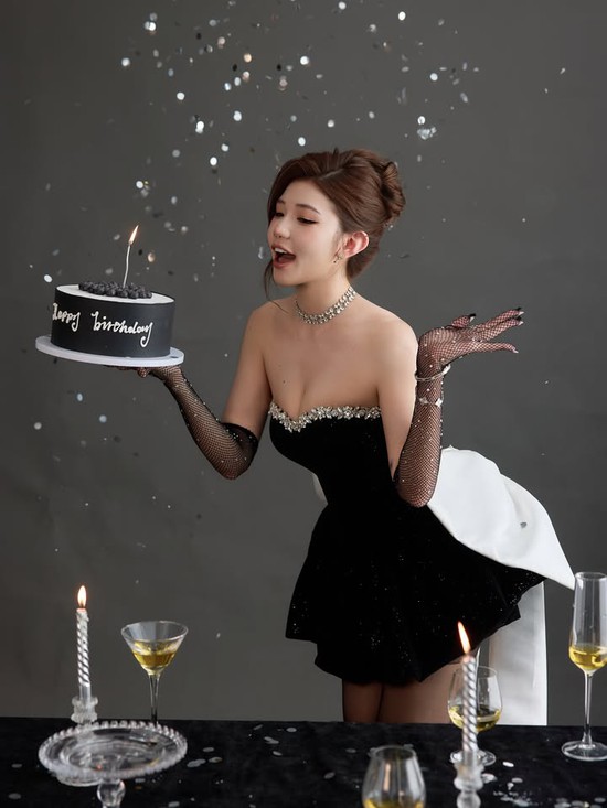 Đón sinh nhật tuổi mới, nữ DJ nổi tiếng chiều lòng CĐM bằng bộ ảnh đầy quyến rũ- Ảnh 4.