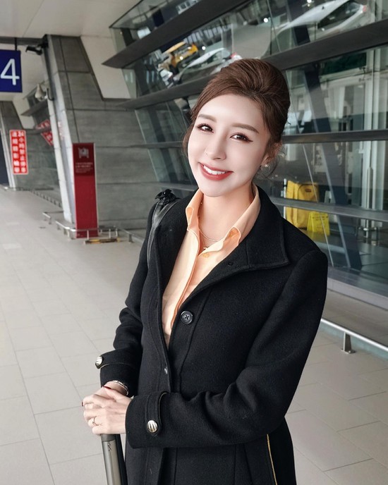 Tiếp viên hàng không SN 1991 được gọi là “mỹ nhân nghìn năm có một”: Giờ ra sao sau 9 năm nổi tiếng? - Ảnh 2.
