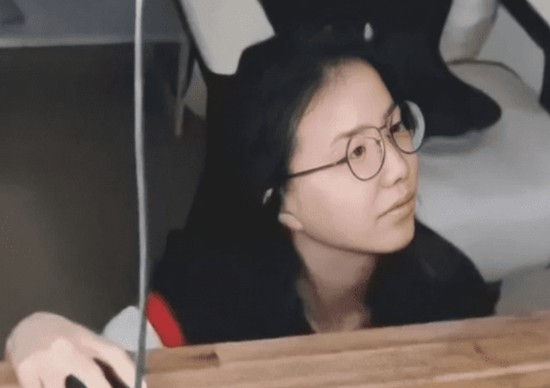 Tai hại vì "sống ảo" quá đà, màn lộ nhan sắc thật gây ngỡ ngàng của dàn nữ streamer triệu view- Ảnh 2.