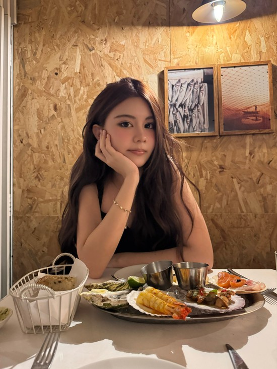 Hạt Dẻ gây ngỡ ngàng sau sinh nhật tuổi 18 - Ảnh 12.