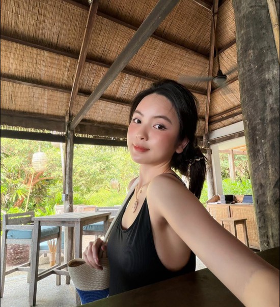 Chu Thanh Huyền đáp trả bình luận chê vòng 1 "tí hon" - Ảnh 2.
